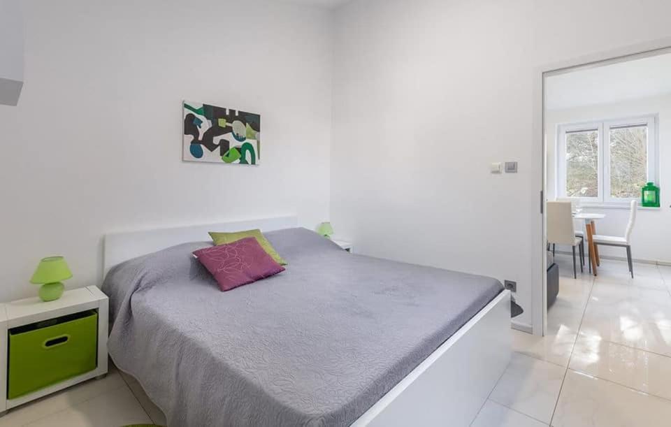 Apartment Betty Барбарига Екстериор снимка