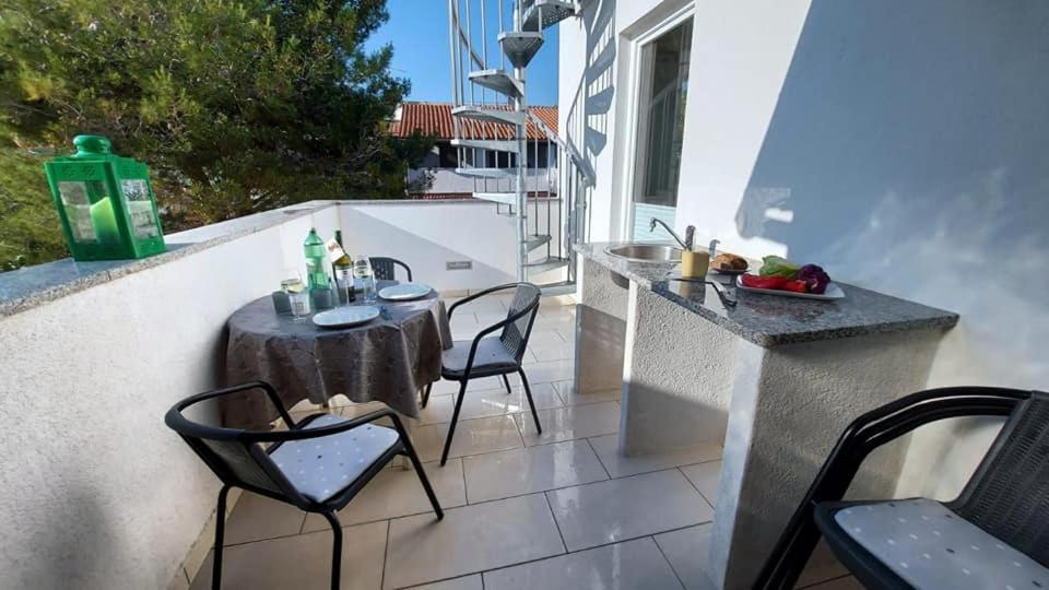Apartment Betty Барбарига Екстериор снимка