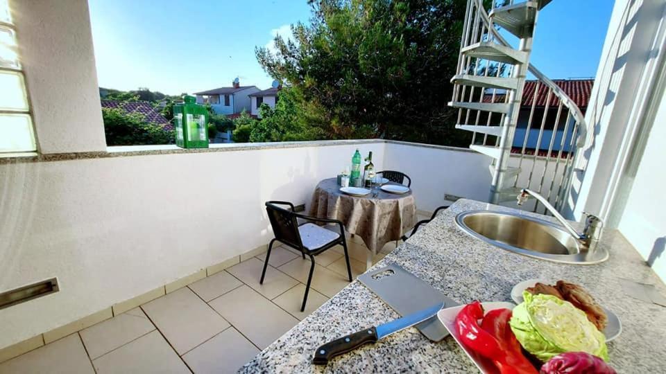Apartment Betty Барбарига Екстериор снимка